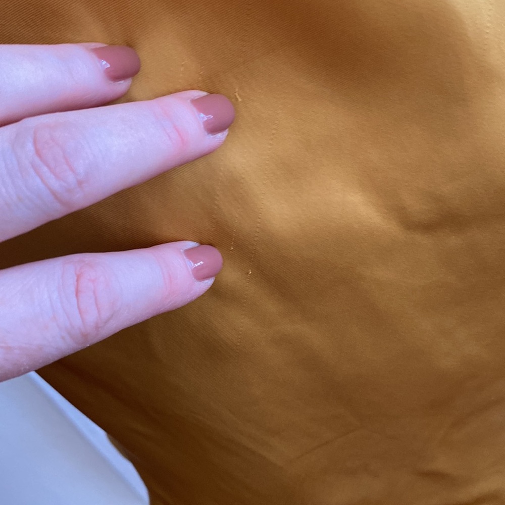 Beautiful Aritzia gold satin camisole from Wilfred brand. MSRP 68$ - Picture 5 of 9